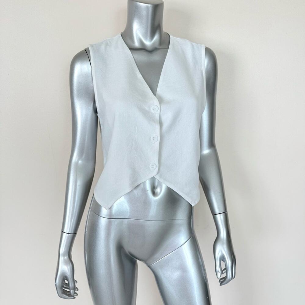 Women tank white top size 6 US